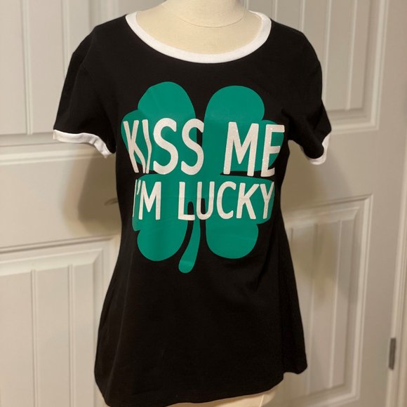 New Kiss Me I'm Lucky Top~St Patrick's(P223) - Picture 1 of 4